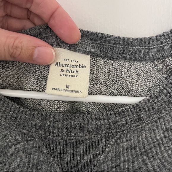 Abercrombie Crewneck Sweater Medium - Picture 3 of 9